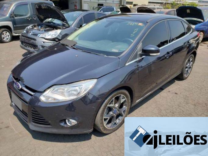 FORD FOCUS SEDAN 13/14