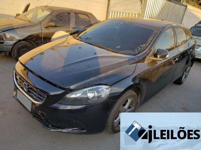 VOLVO V40 T4 15/15